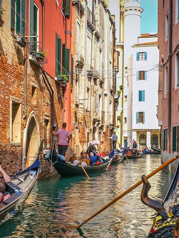 Giro in gondola a Venezia: quanto costa?