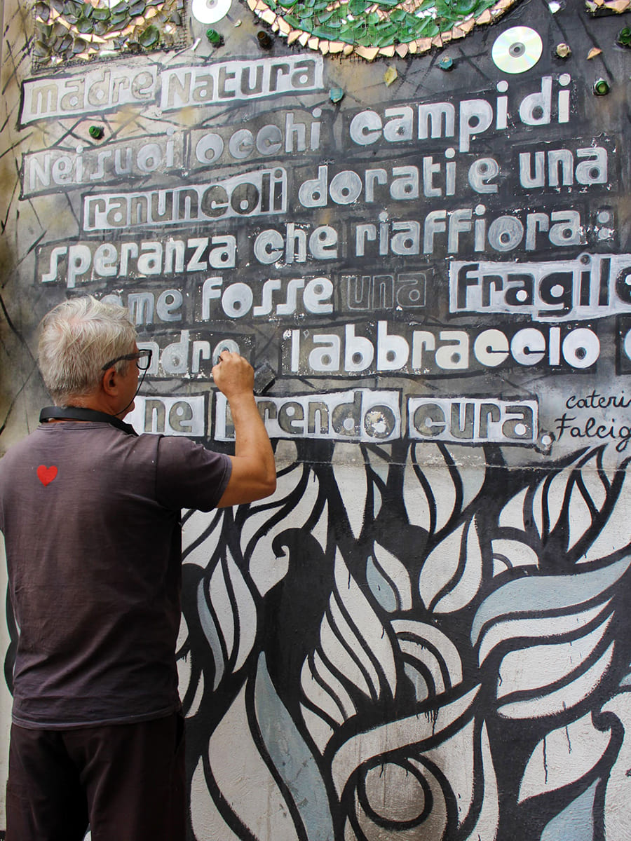 Murales di Green Pino nel rione Fornelle di Salerno: l'arte del "lettering"